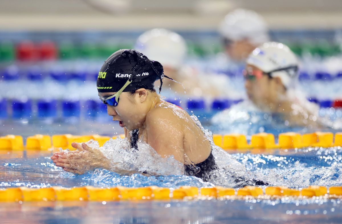 12歲神童何康婗全中運初體驗就游破11年大會紀錄。郭運復攝