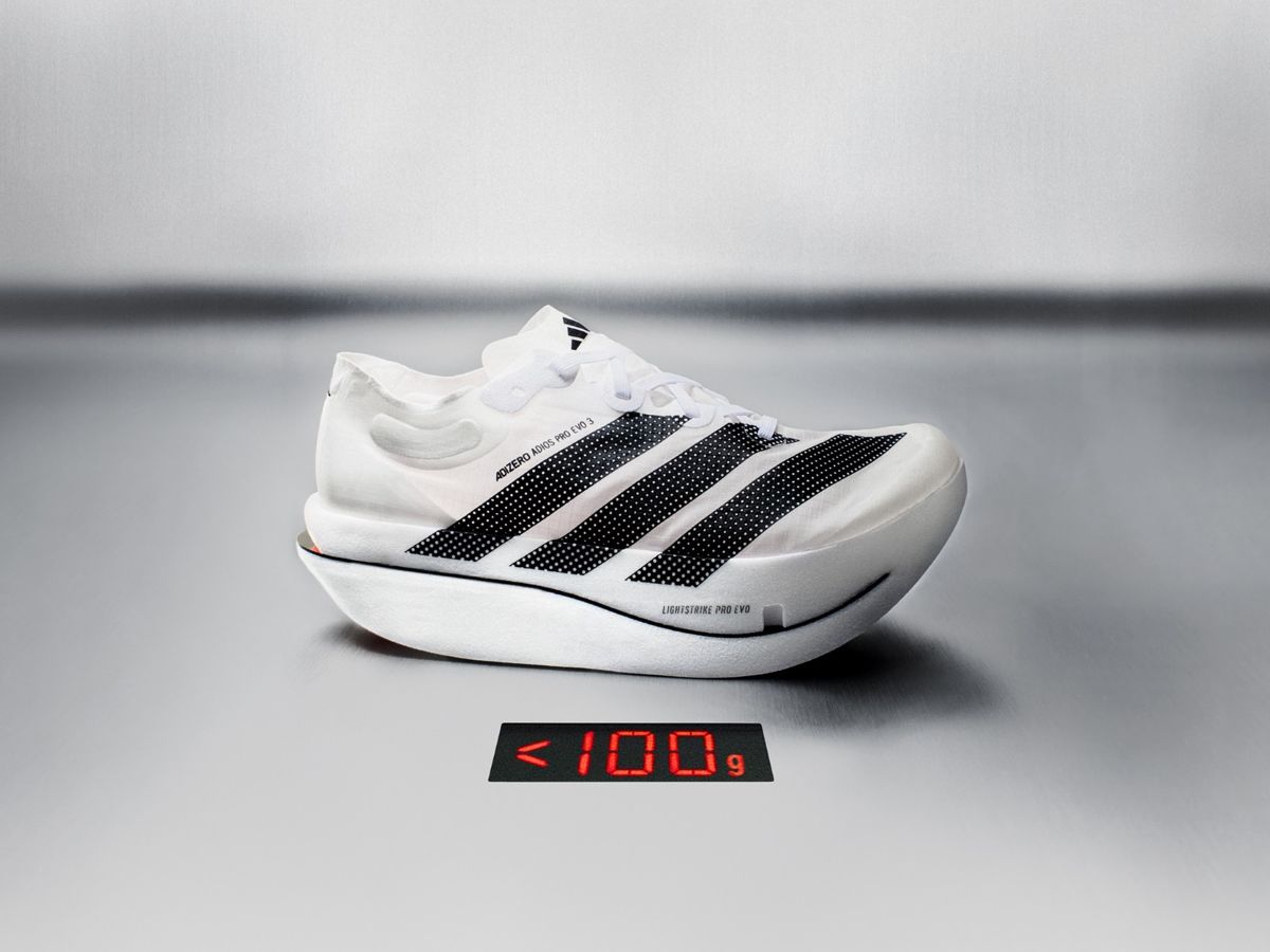 adizero Adios Pro Evo 3為Adidas品牌史上首款百克以下競速跑鞋，開啟超級跑鞋的全新紀元。官方提供