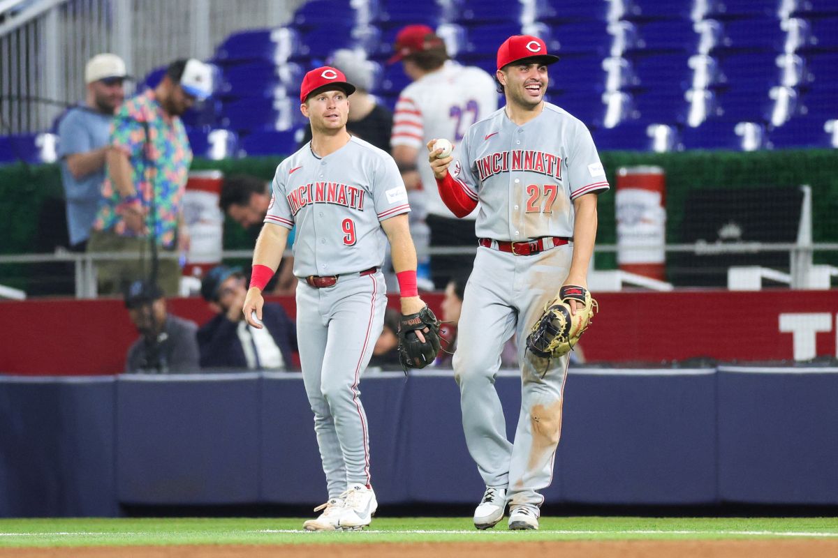 鳥史都華(Sal Stewart,右)首次回到家鄉打大聯盟比賽。法新社