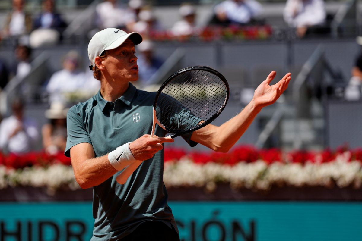 辛納批評比賽時間太晚。法新社