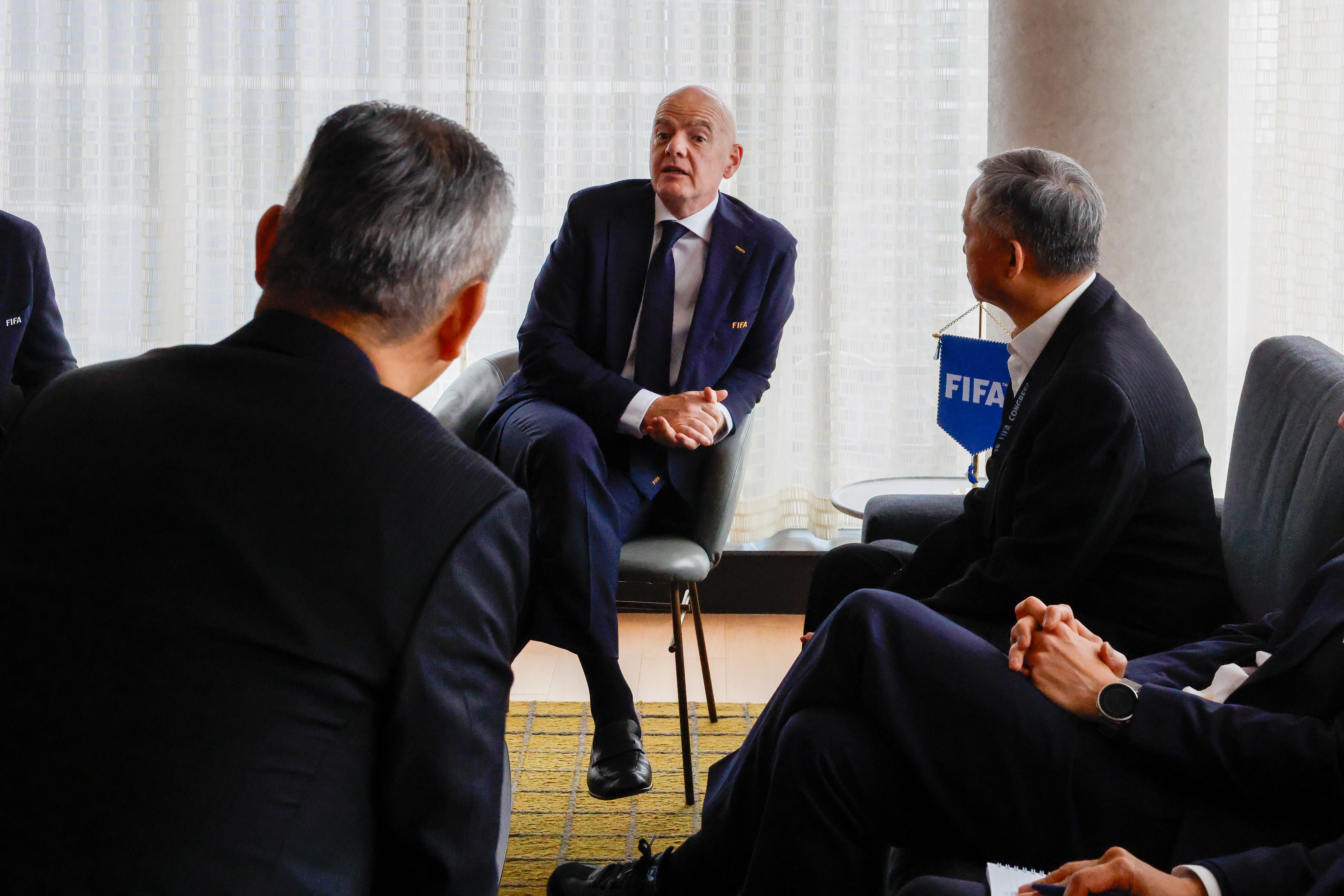 國際足總主席英凡提諾和中華足協理事長張璨於FIFA年會見面。（圖：中華足協提供）