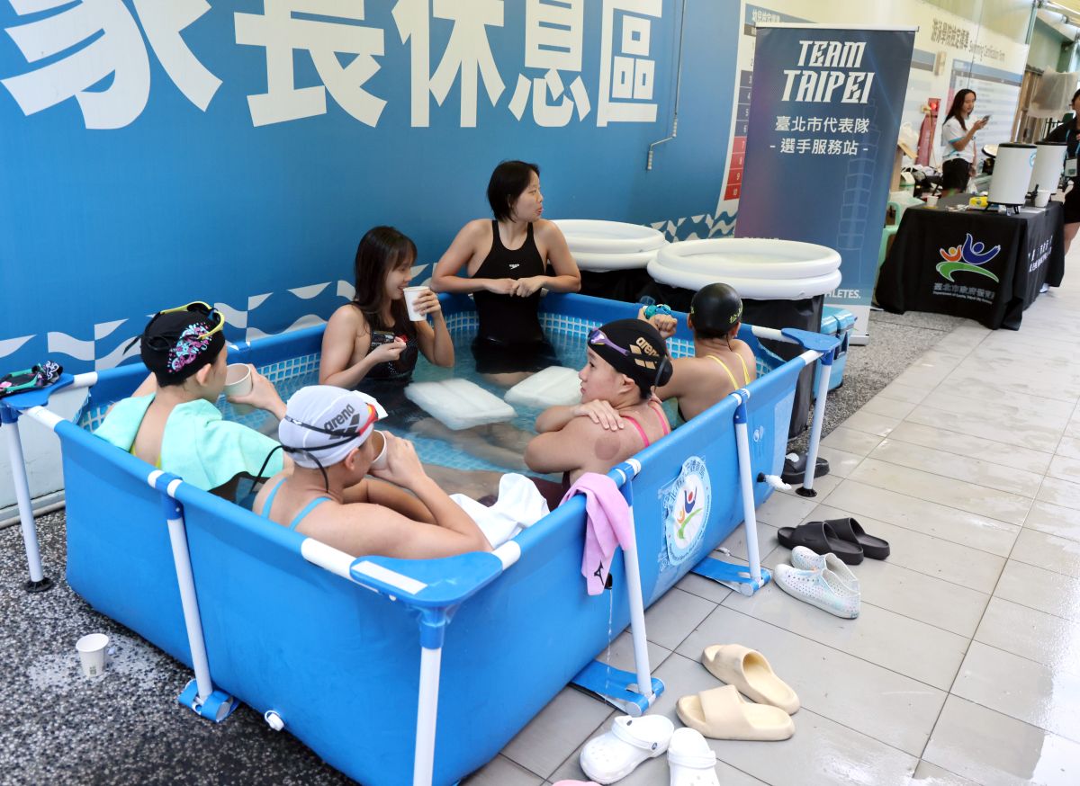 每次賽後冰水療池都會爆滿。郭運復攝