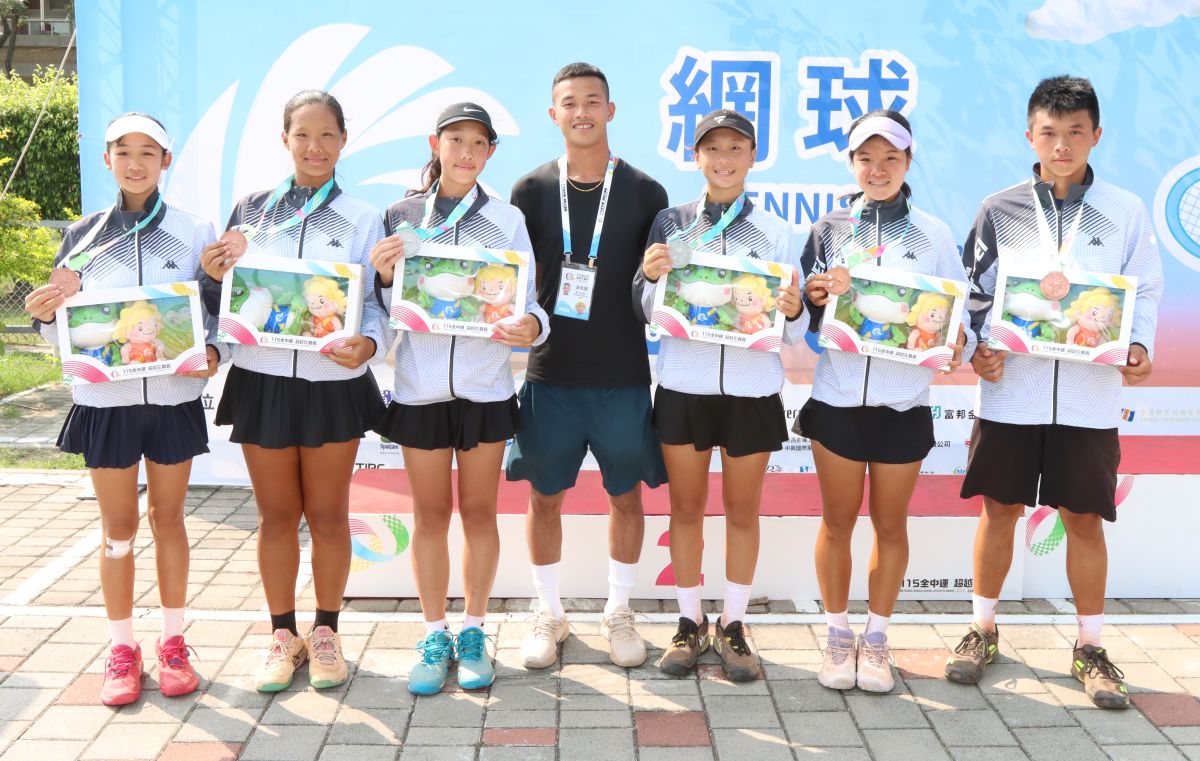 至善國中最後一天共有6人得牌，包括國女雙銀包銅、混雙銅牌。四維體育推廣教育基金會 提供