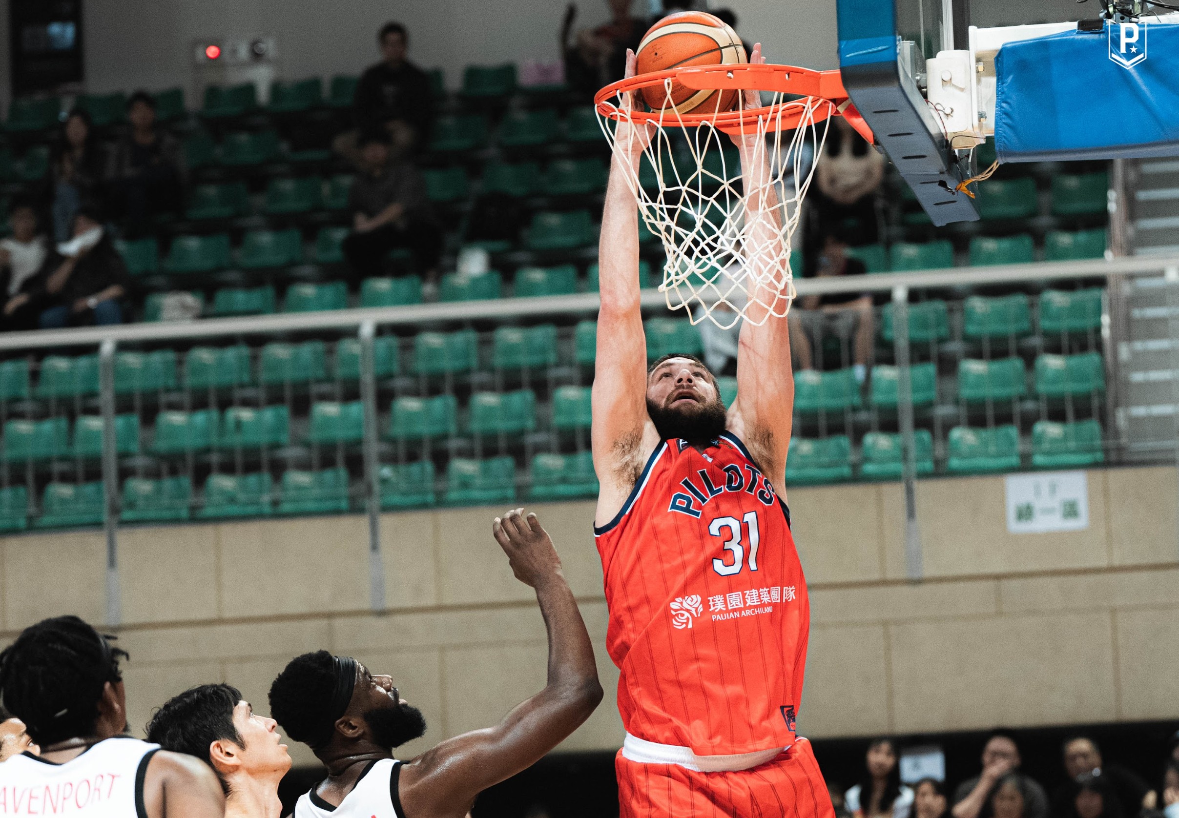 阿提諾命中率近七成但全場四罰僅進一球，仍攻得19分14籃板。領航猿提供