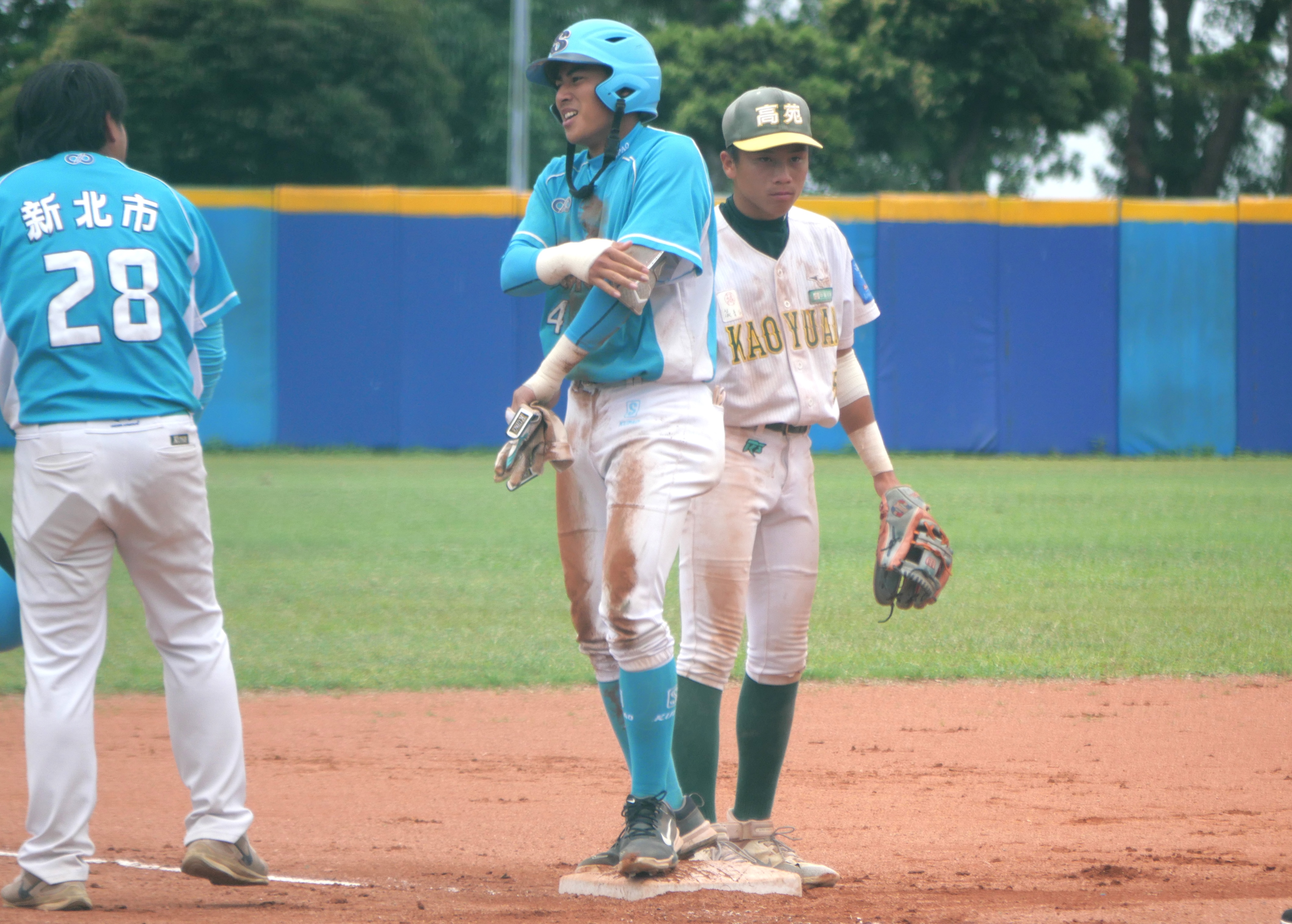 陳耀杰敲三壘安打。吳敏欣攝