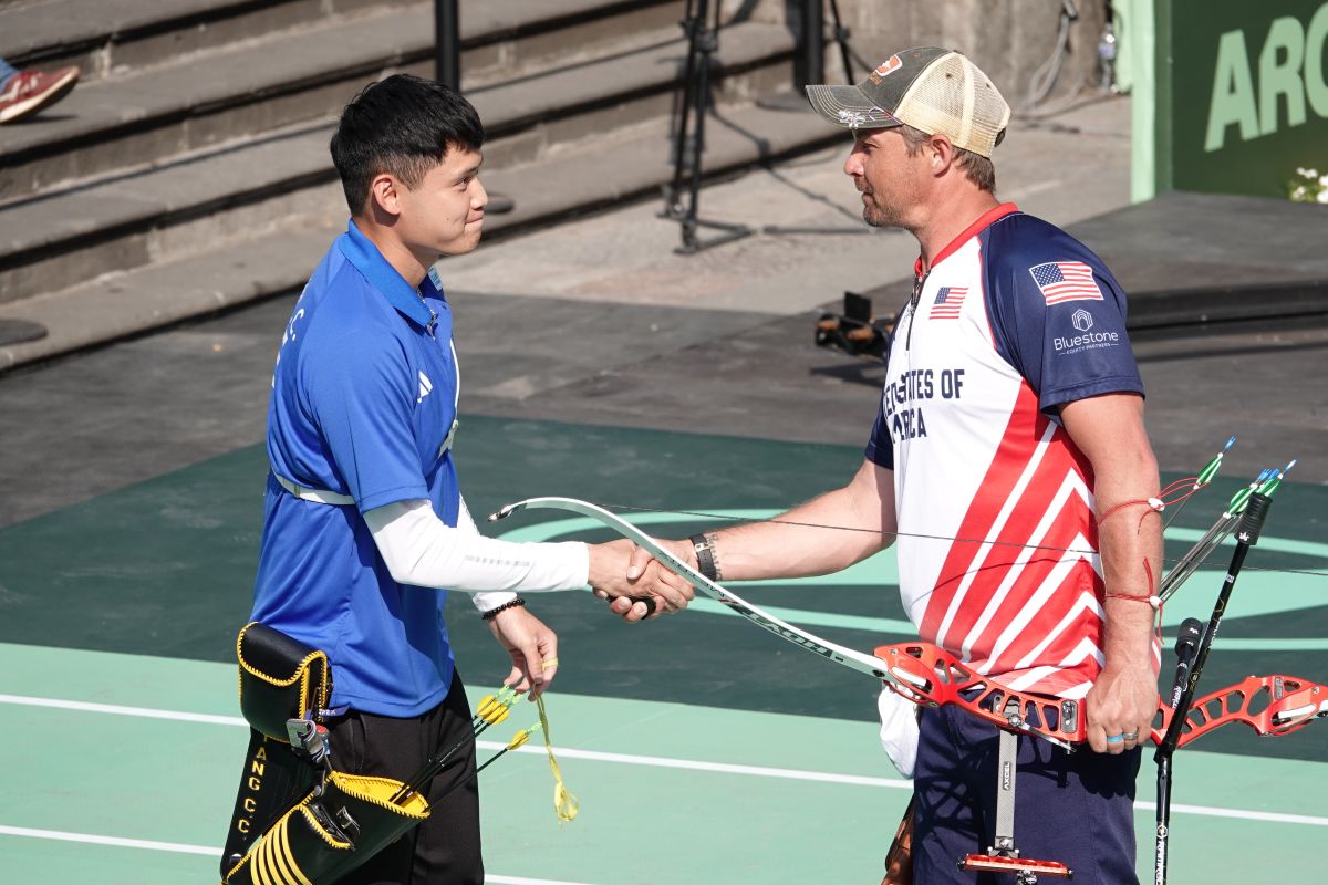 金牌戰湯智鈞與美國37歲五屆奧運元老艾力森(Brady Ellison)對決。射箭協會提供