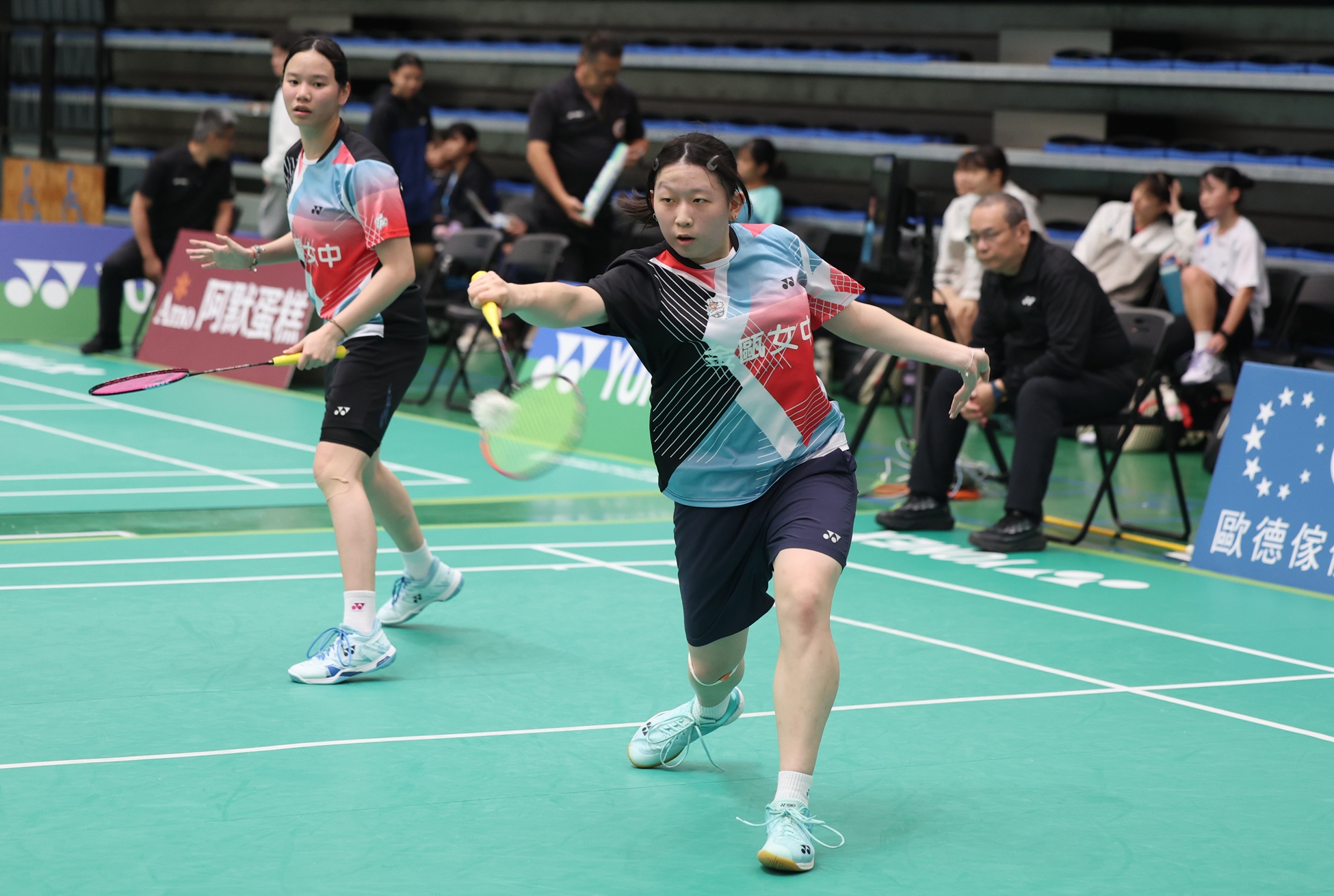 女乙團台電金甌成淵聯隊 李苡禎／李佩璇。羽協提供