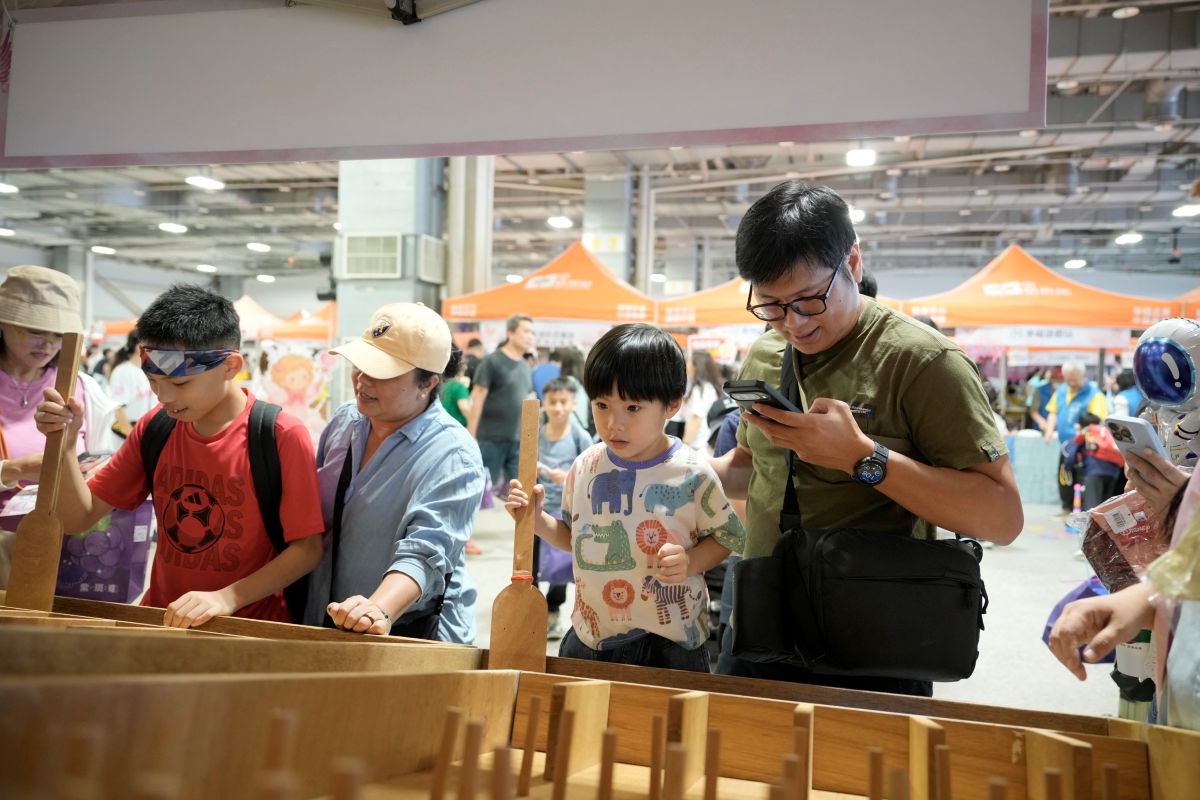 孩子參加園遊會。臺北市國小學生家長會聯合會提供