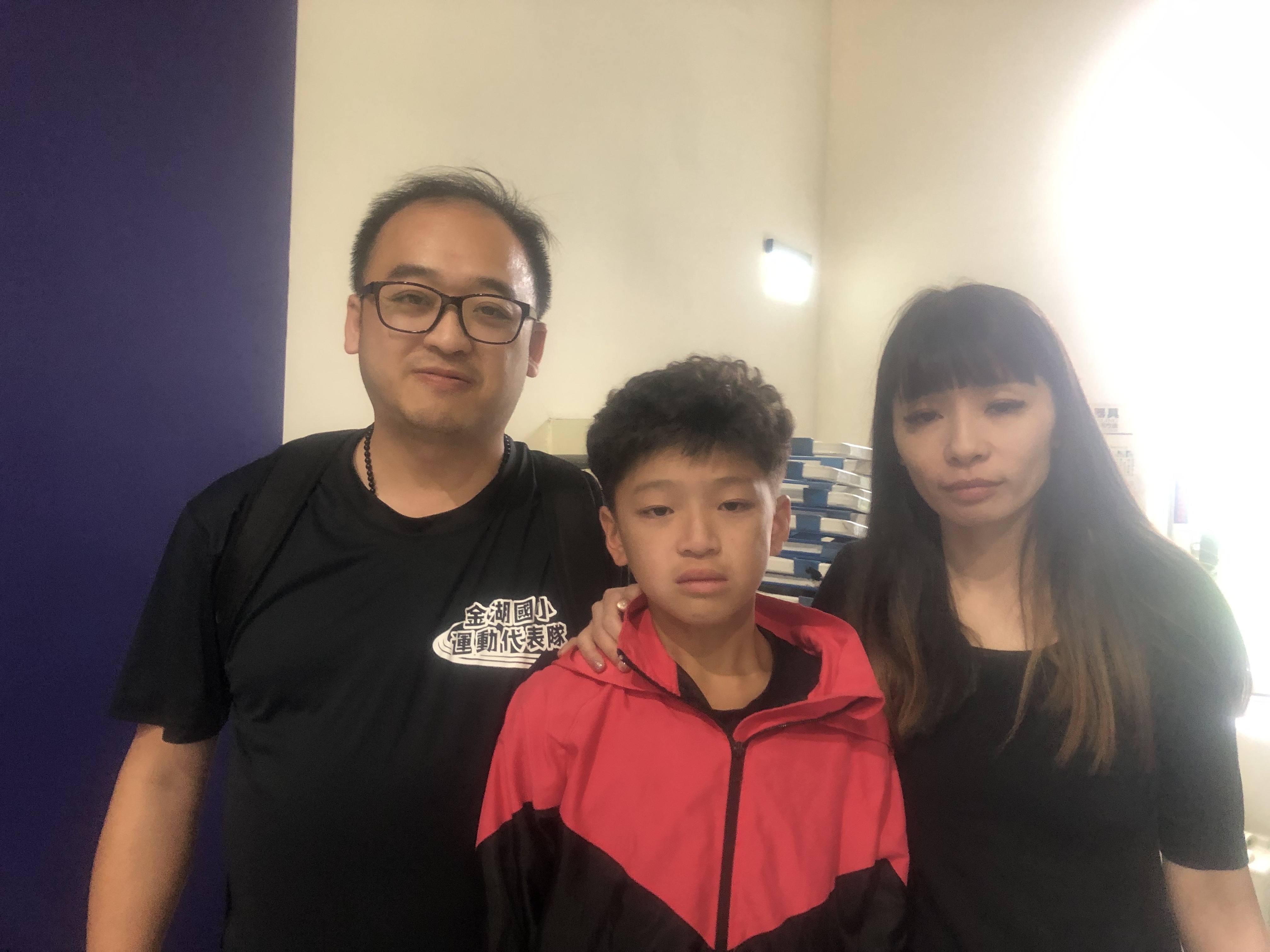 金門金湖呂雲愷與爸媽。大會提供