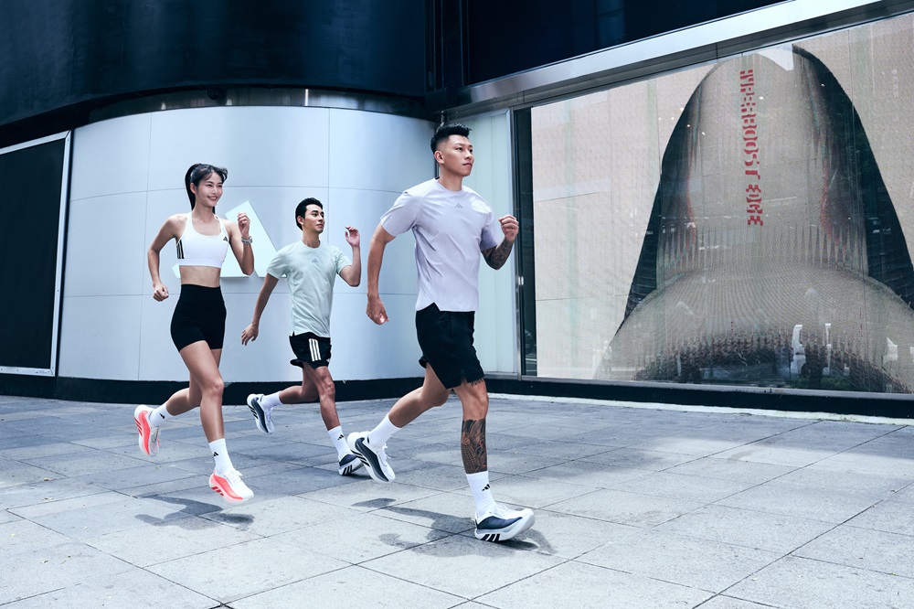 e.so瘦子代表 adidas hyper run發起者邀請跑者高能開跑全能開掛。官方提供