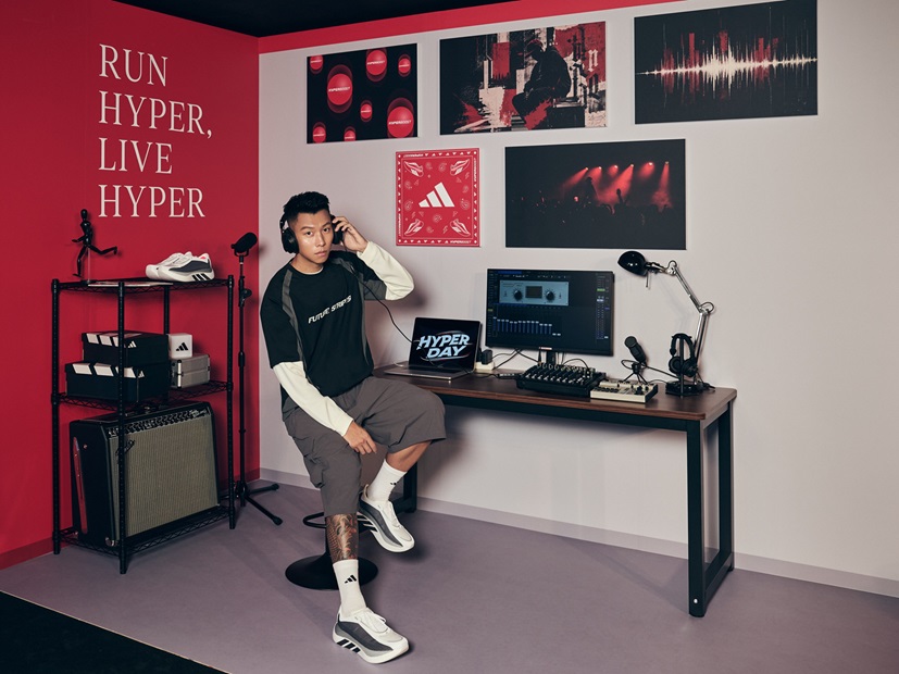 adidas突破性hyperboost pro超級泡棉科技提供優異緩震回彈表現。官方提供