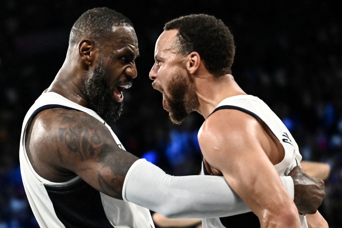 詹姆斯(LeBron James)在今夏宣布加入76人,無法與勇士當家球星柯瑞「詹柯連線」。法新社