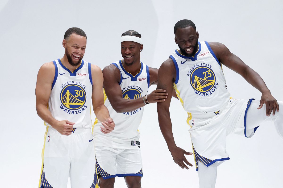勇士準重新簽回防守悍將「嘴綠」格林(Draymond Green,右)。法新社
