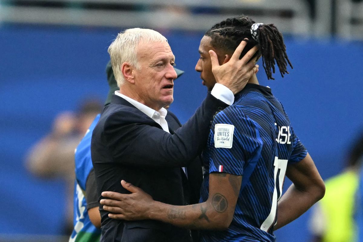 法國國家足球隊總教練德尚(Didier Deschamps,左)在執教14年後落幕。法新社