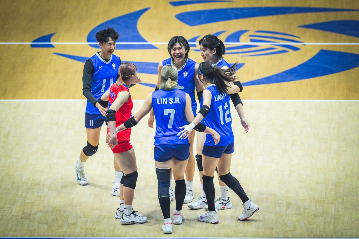 中華女排不敵中國女排。Volleyball World 提供