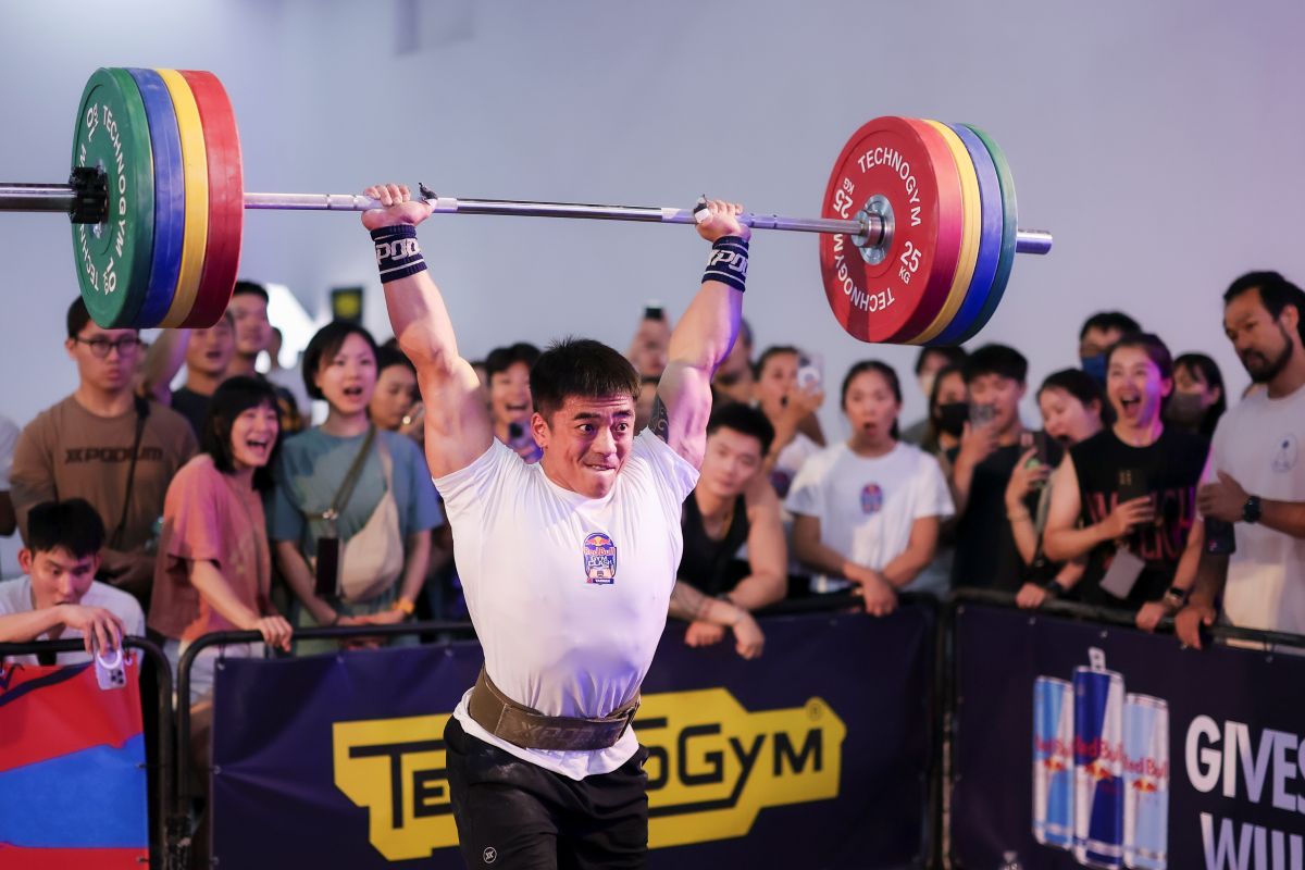 曾獲台灣混合式健身多項賽事冠軍選手朱宇森於 Red Bull Gym Clash 挺舉項目舉起160公斤創下當日男子選手挺舉最重紀錄。Red Bull提供