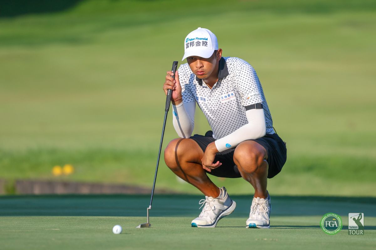 王偉軒第一回合以65桿 7獨居領先。Tpga /林聖凱攝