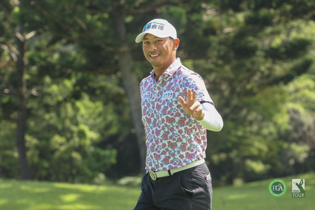 王偉軒第三回合打出3鷹4鳥吞1雙柏忌64桿,以三回合總桿200桿-16暫居領先。Tpga/林聖凱攝