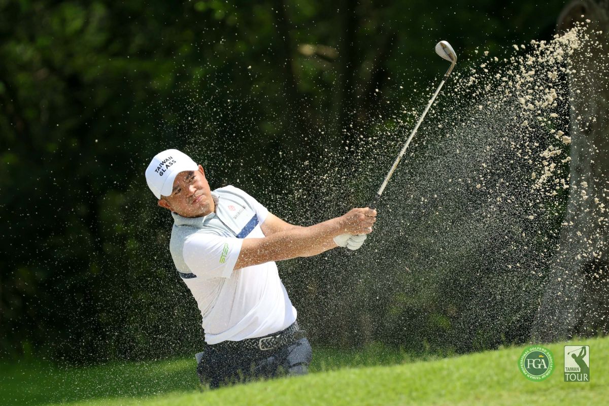 詹世昌第一回合以68桿 4暫居第三。Tpga/林聖凱攝