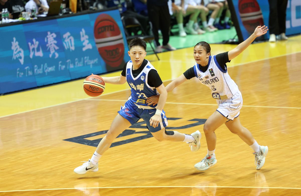 隊上最資深、34歲彭詩晴(左),長年在WCBA打拚。大會提供