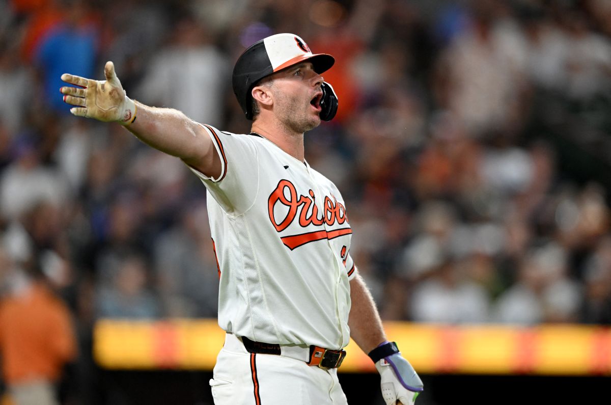 阿隆索(Pete Alonso)超前比數的全壘打,經電視輔助判決後認定為界外球。法新社