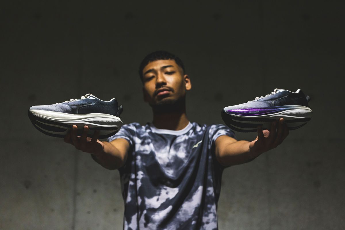 96 克的極致減法哲學:頂級碳板旗艦 HYPERWARP 96 壓軸現身。美津濃提供