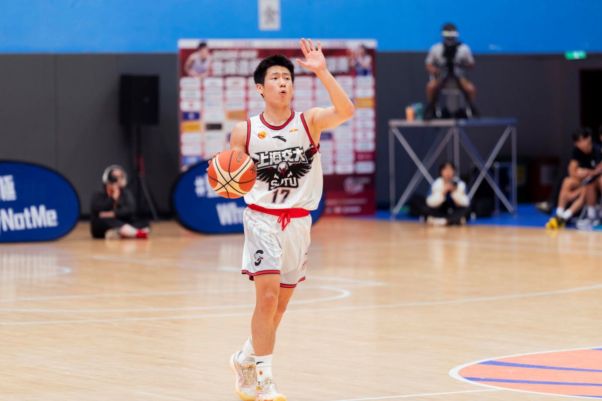 陳天燦大號3分球助上海交大險勝臺藝。大會提供
