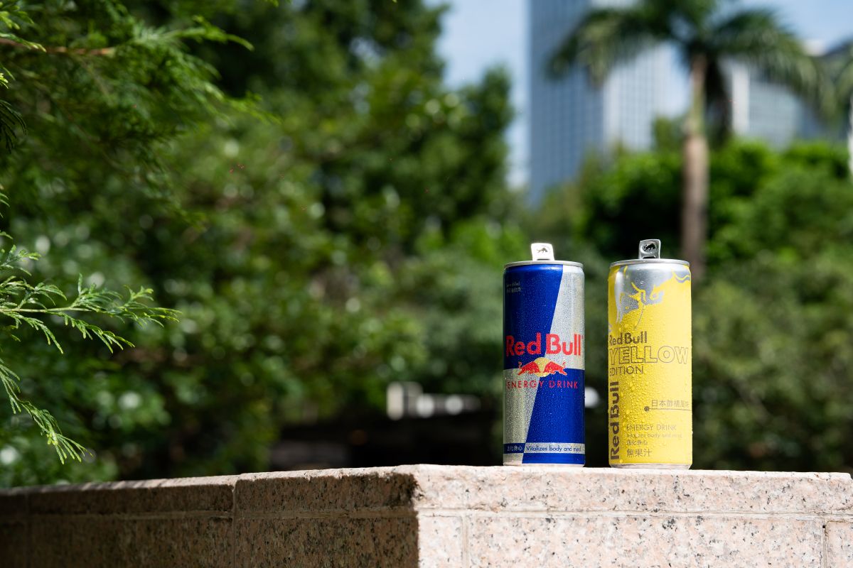 Red Bull Yellow Edition 日本酢橘風味,即日起於全家便利商店、萬家福、樂家康、全聯以及電商等通路陸續上架。官方提供