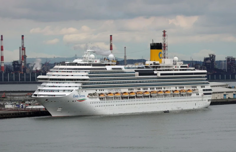 做為亞運手村的義大利郵輪「歌詩達賽琳娜號」(Costa Serena)。法新社