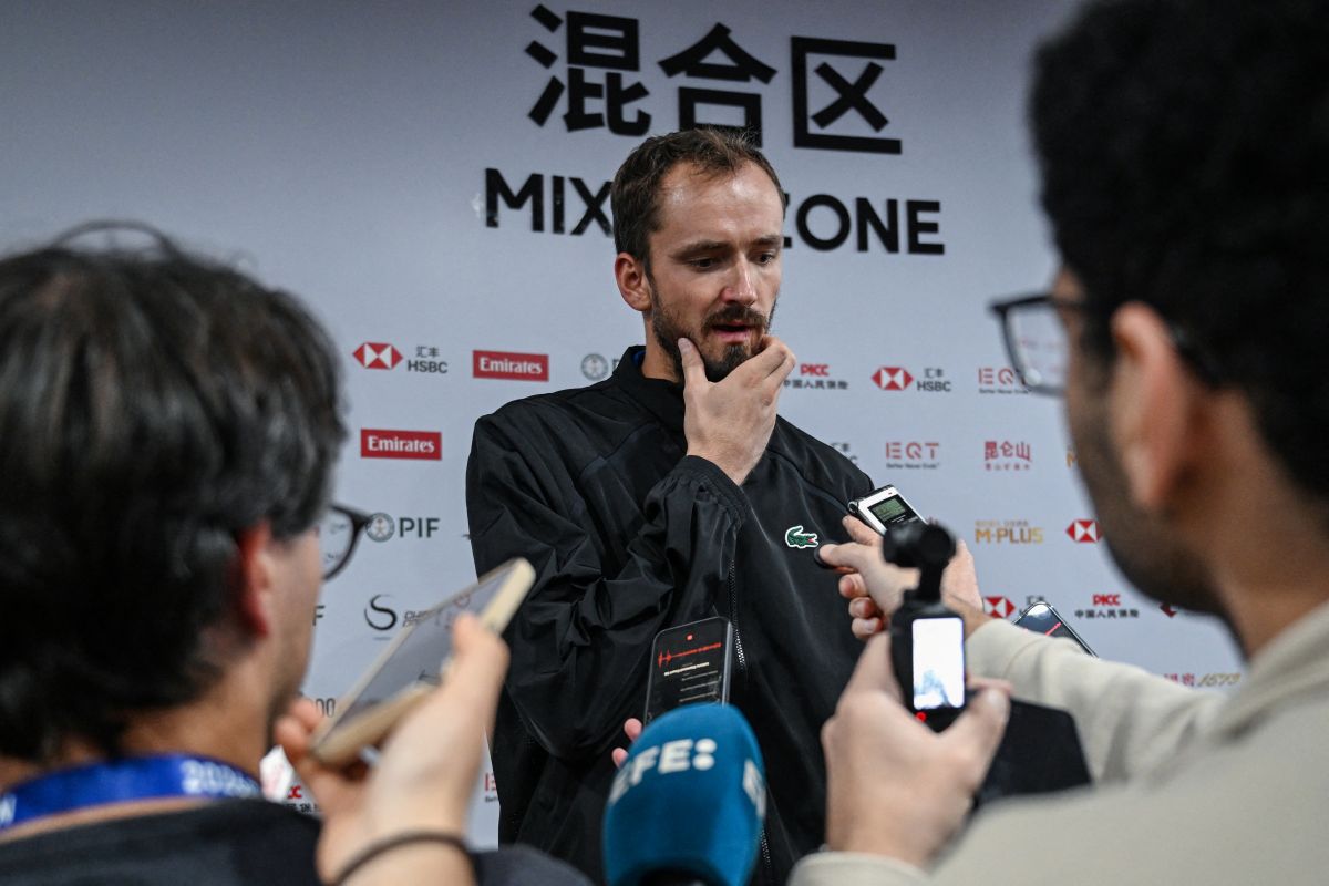 俄羅斯前球星梅德韋傑夫（Daniil Medvedev）誤傷觀眾，不僅積分、獎金都拿不到還可能被罰款。法新社