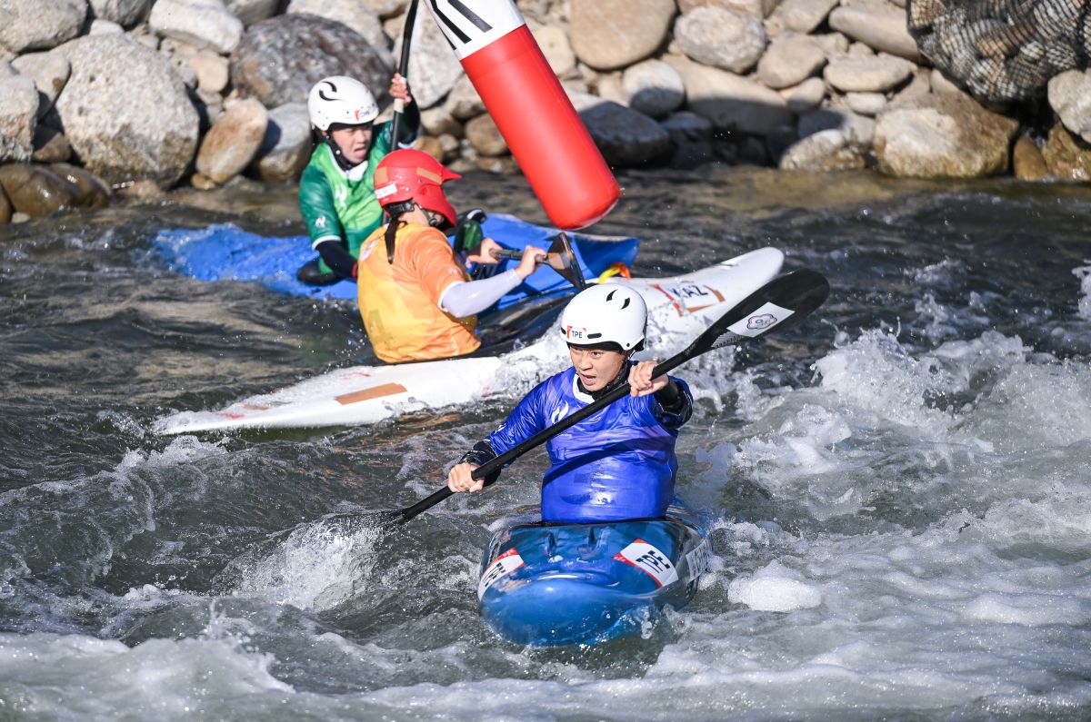 台灣輕艇五朝元老「豬排」張筑涵,今在女子越野激流(Kayak Cross)奪銀。代表團提供