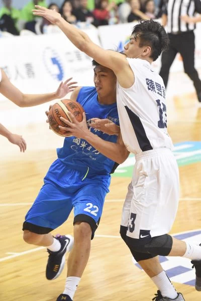 健行黃泓瀚18分、10籃板,3度「雙十」。圖/大專體總提供