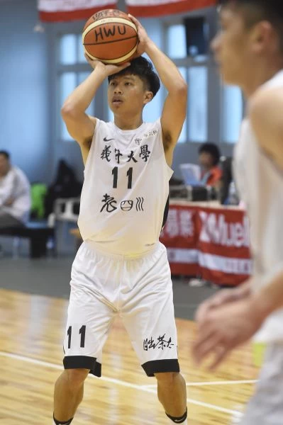 義守吳松蔚3記三分球拿13分。圖/大專體總提供