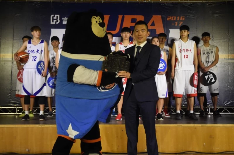 UBA吉祥物督瑪熊。大專體總提供