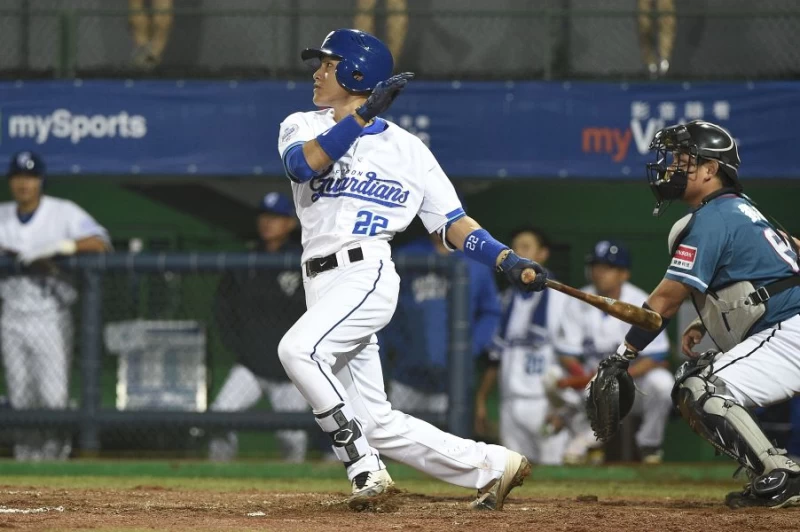 小將李宗賢打下勝利打點。李天助攝