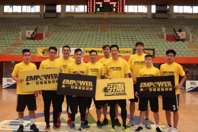 引爆運動訓練營基隆場教練團陣容豪華龐大(教練由左至右依序為吳哲安、楊能顯、李成碩、黃柏偉、許皓程、林志傑、沈欣漢、溫立煌、許槐軒、林明毅)