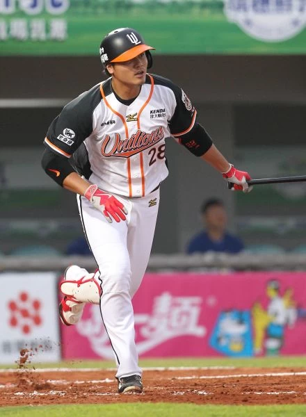 鄭鎧文火力全面開放。李天助攝