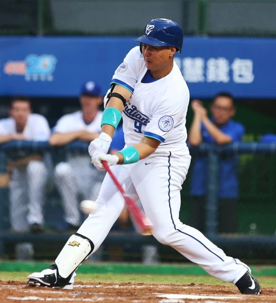 林益全單場五打數三安打。圖/李天助攝