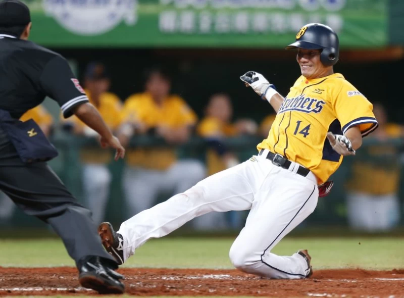 中信兄弟昨天大勝統一獅,最近四戰拿下三勝。圖/李天助攝