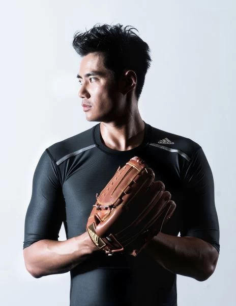 MLB邁阿密馬林魚隊陳偉殷貫徹自己的座右銘「一生懸命」並結合adidas「由我創造」的品牌精神,持續挑戰棒球生涯的個人紀錄。