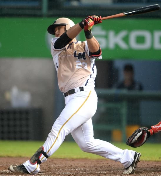 陳俊秀打下勝利打點。李天助攝