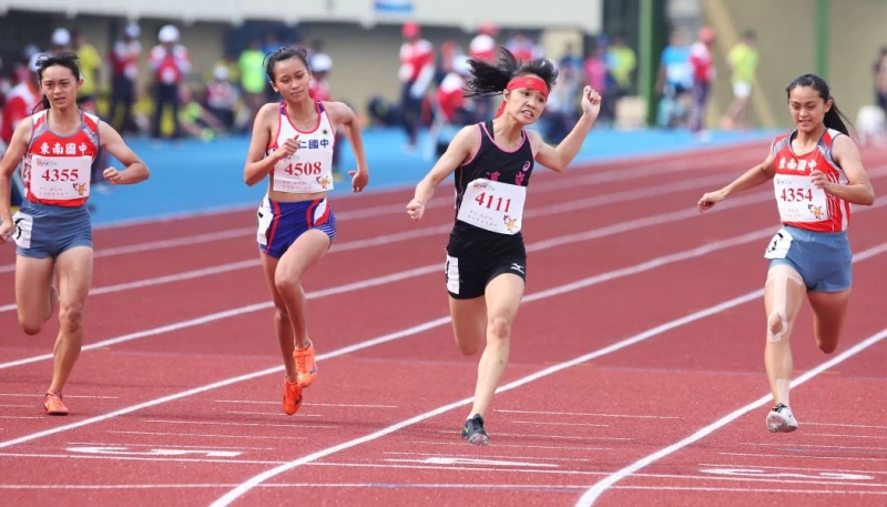國女百公尺前四都創下佳績。李天助攝