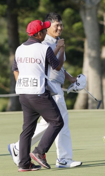 林冠伯兩回合144桿(E),暫並列26。