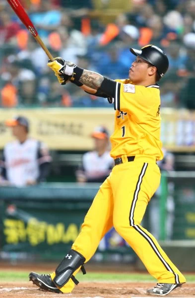 陳子豪單場三轟。李天助攝