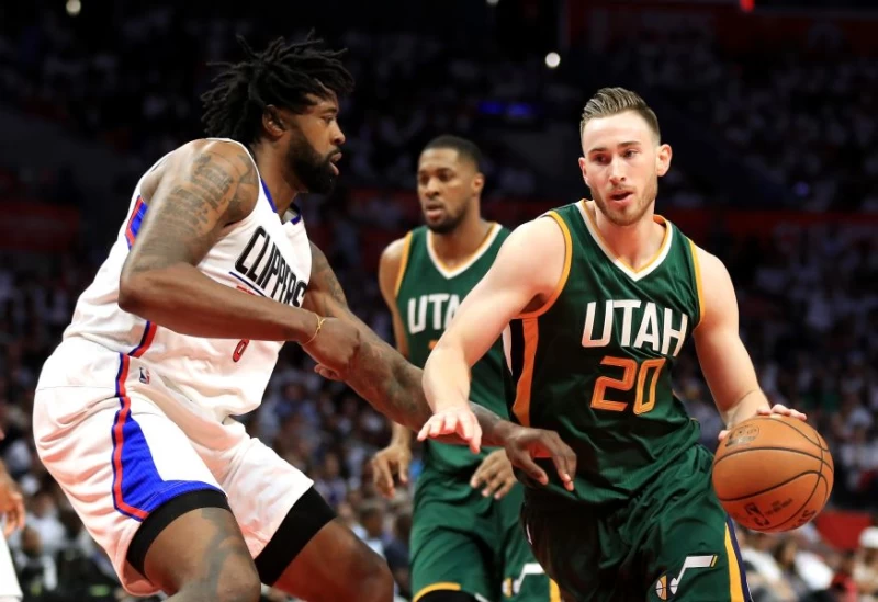 爵士今天在Gordon Hayward26分帶領下，客場擊敗快艇，成功晉級下一輪。