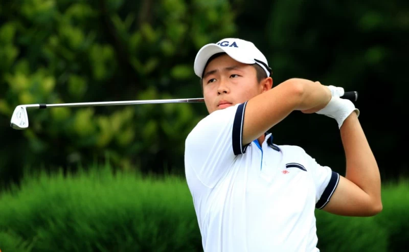 職業新秀21歲的謝旻軒以69桿(-3)暫獨居第二。圖/大會提供