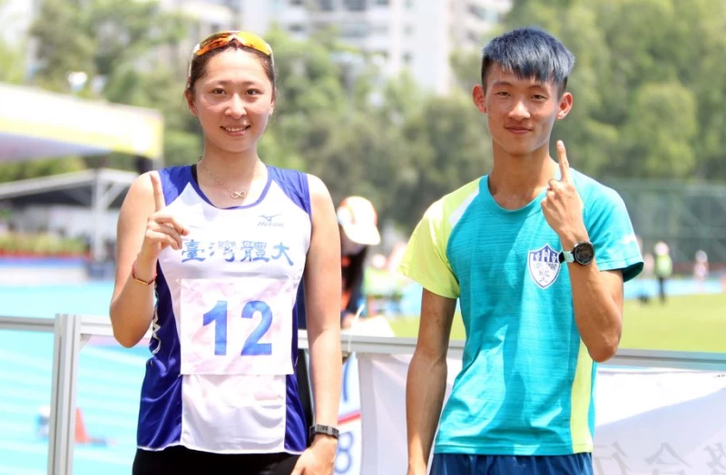 台體大羅柏穎和張珈鳳在10000公尺稱王封后。林嘉欣/攝影。