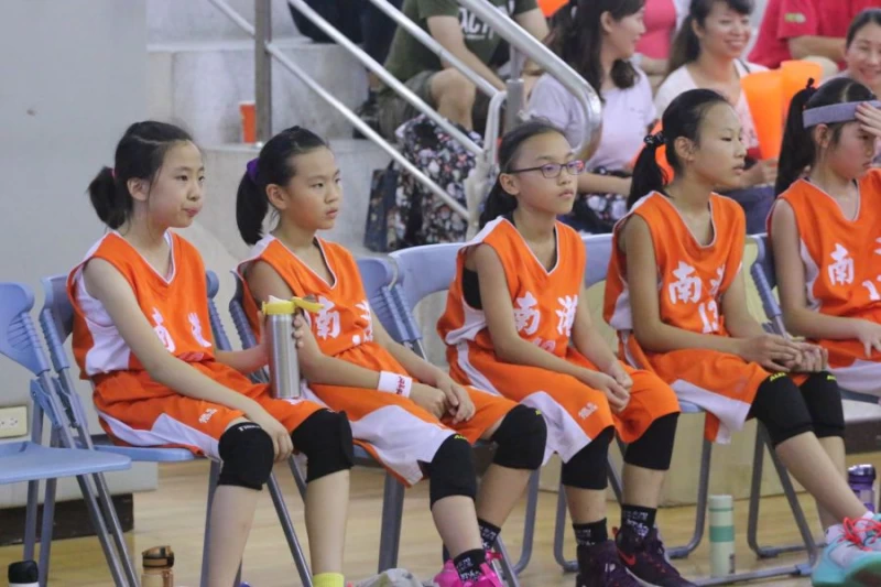 南港女籃3連勝分組第一晉四強。全國少籃發展協會提供