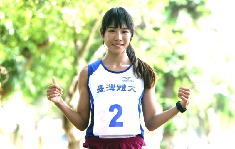 游雅君很感謝阿姨支持她的田徑路。林嘉欣/攝影。