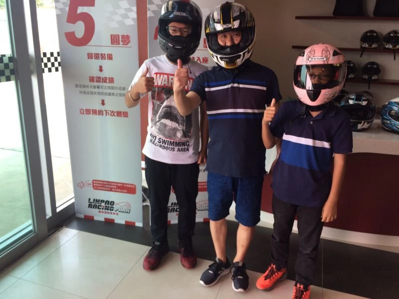讓小朋友體驗卡丁車樂趣。大會提供